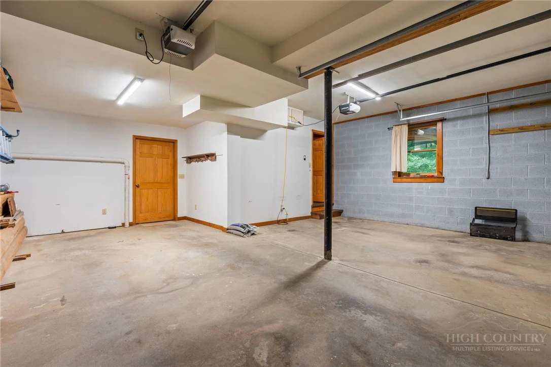 Image number 21 for the current listing