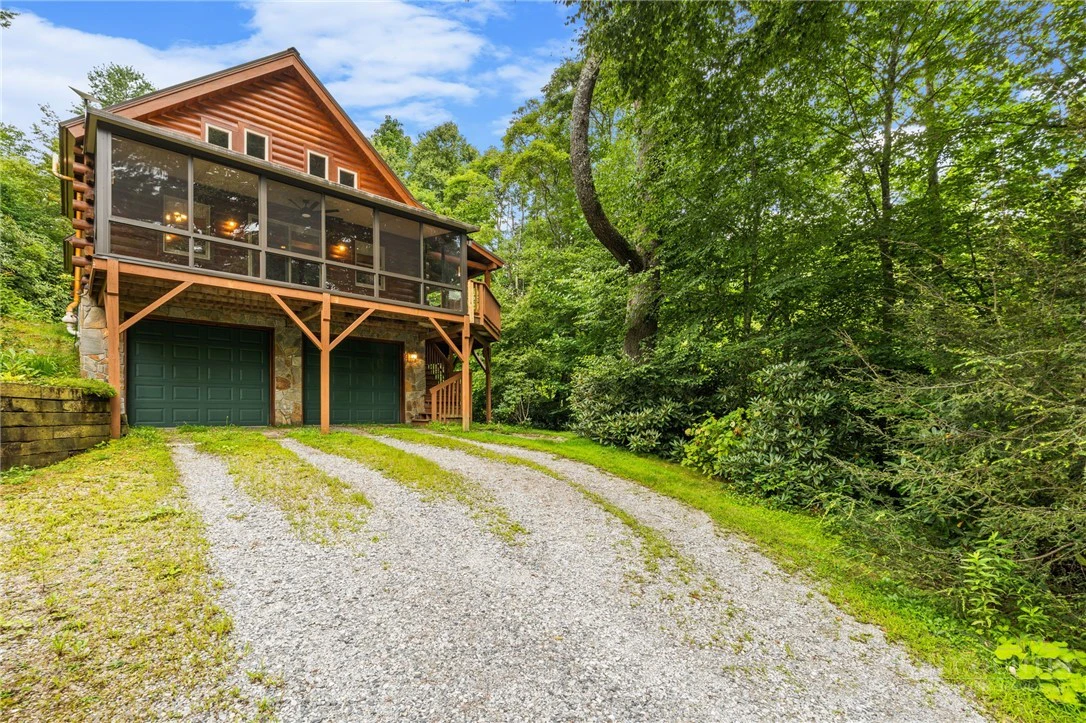 Image number 2 for the current listing
