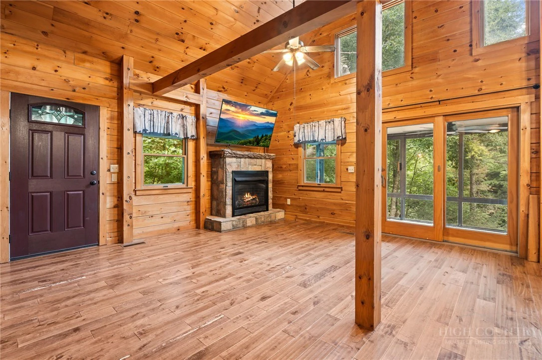 Image number 3 for the current listing