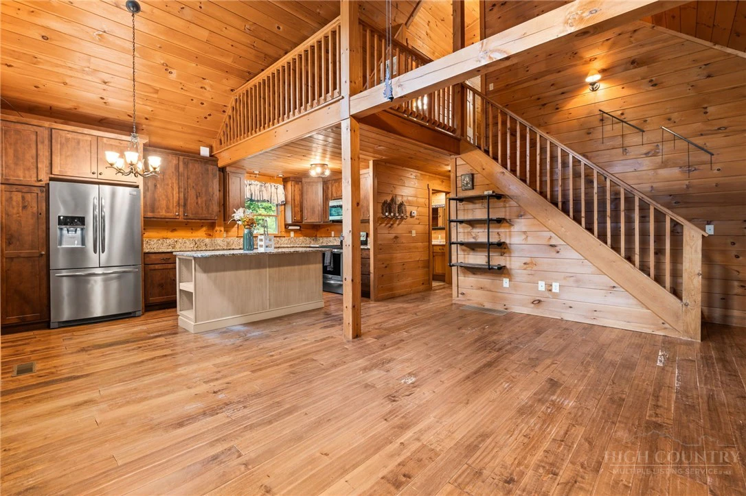 Image number 4 for the current listing