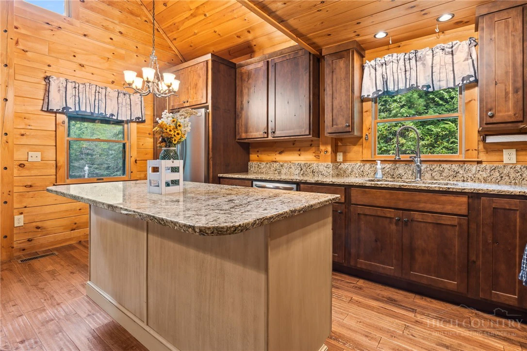 Image number 7 for the current listing