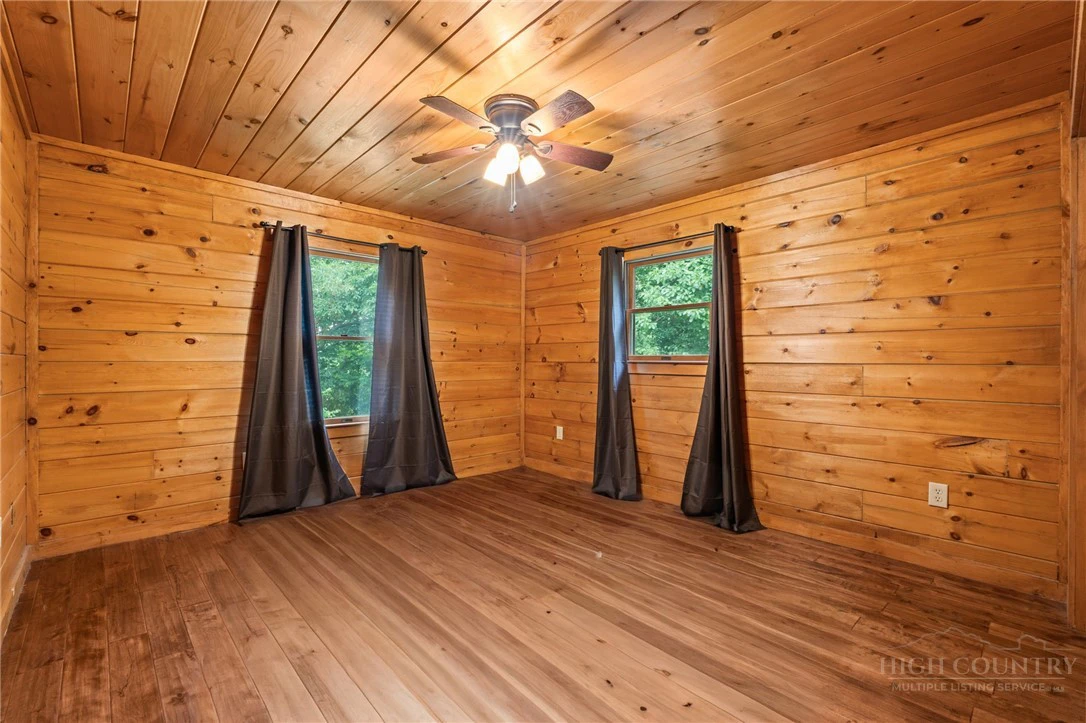 Image number 10 for the current listing