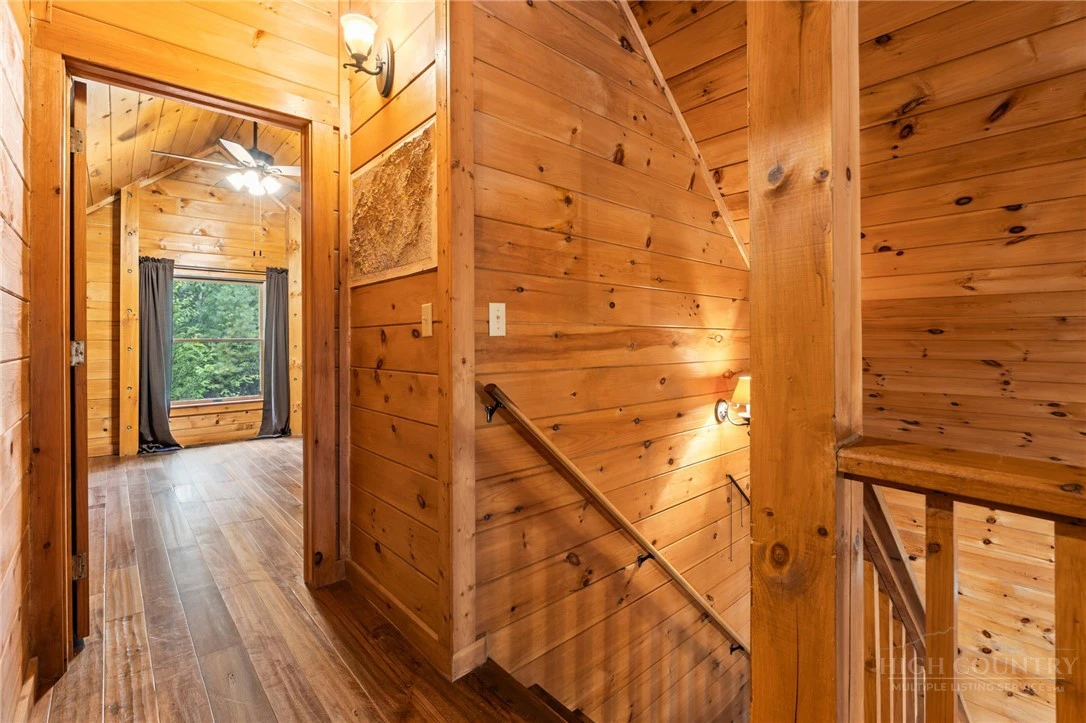 Image number 13 for the current listing