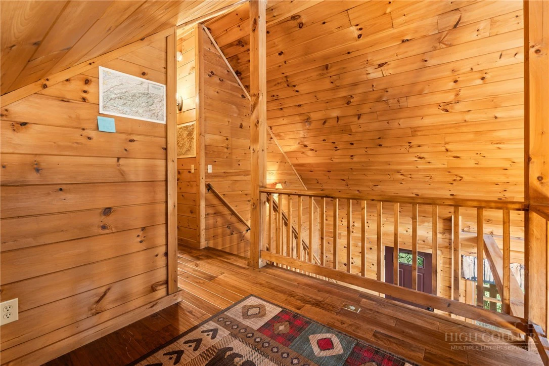 Image number 14 for the current listing