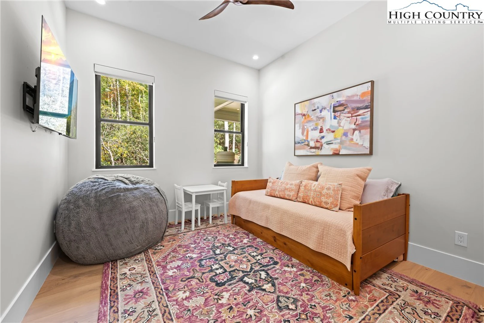 Image number 9 for the current listing