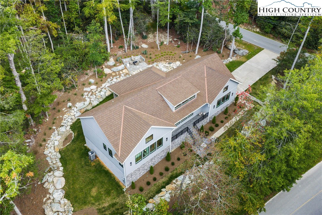 Image number 2 for the current listing