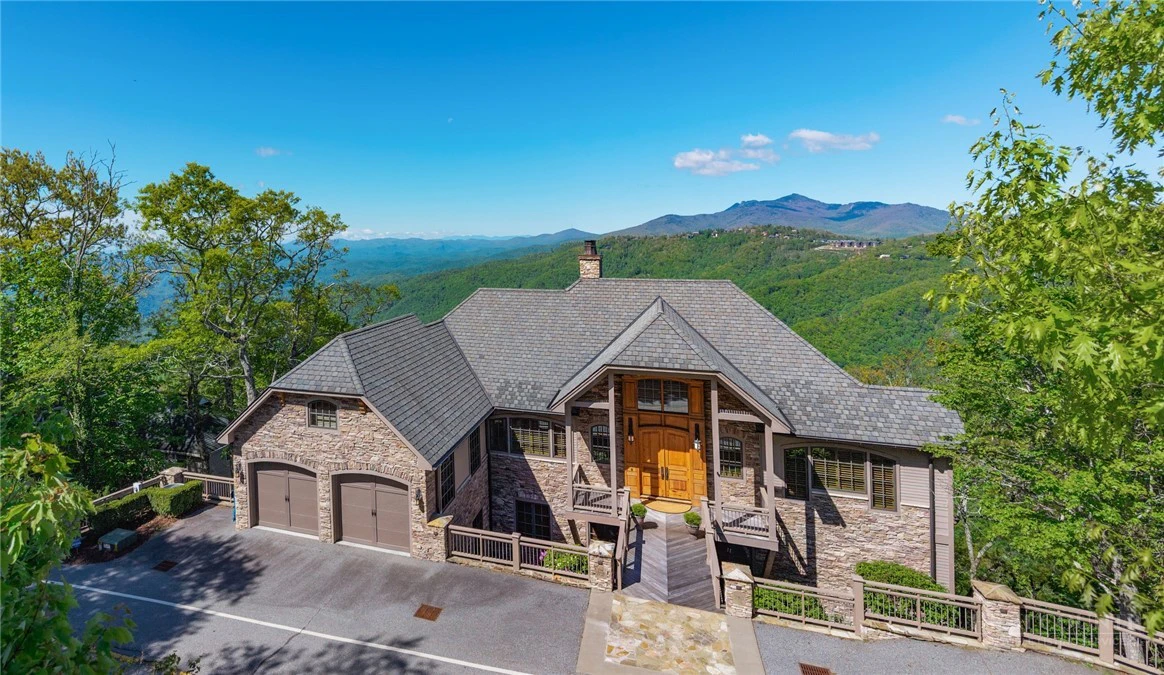 Image number 1 for the current listing