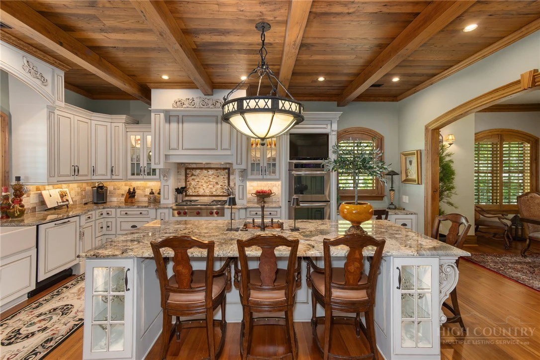 Image number 4 for the current listing