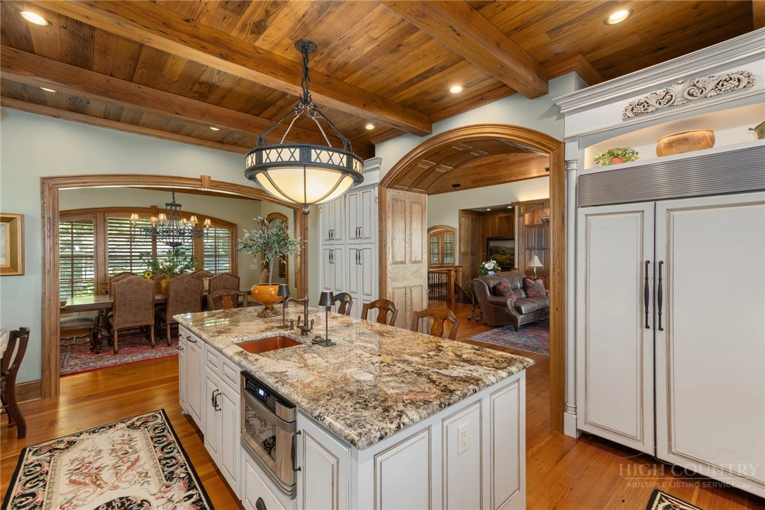 Image number 6 for the current listing