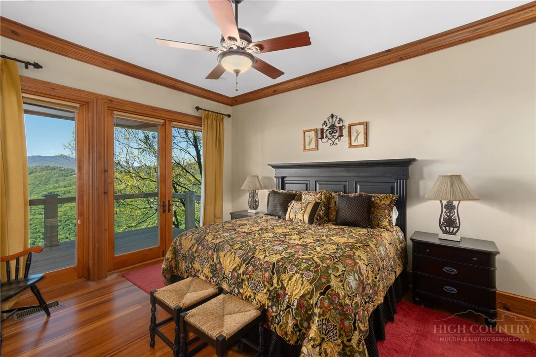 Image number 13 for the current listing