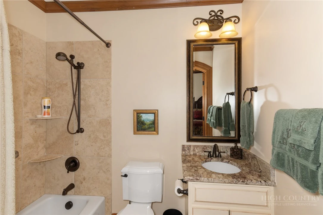 Image number 18 for the current listing
