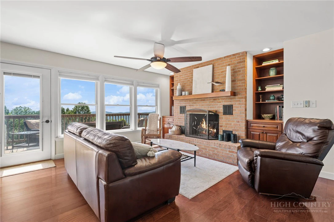 Image number 6 for the current listing