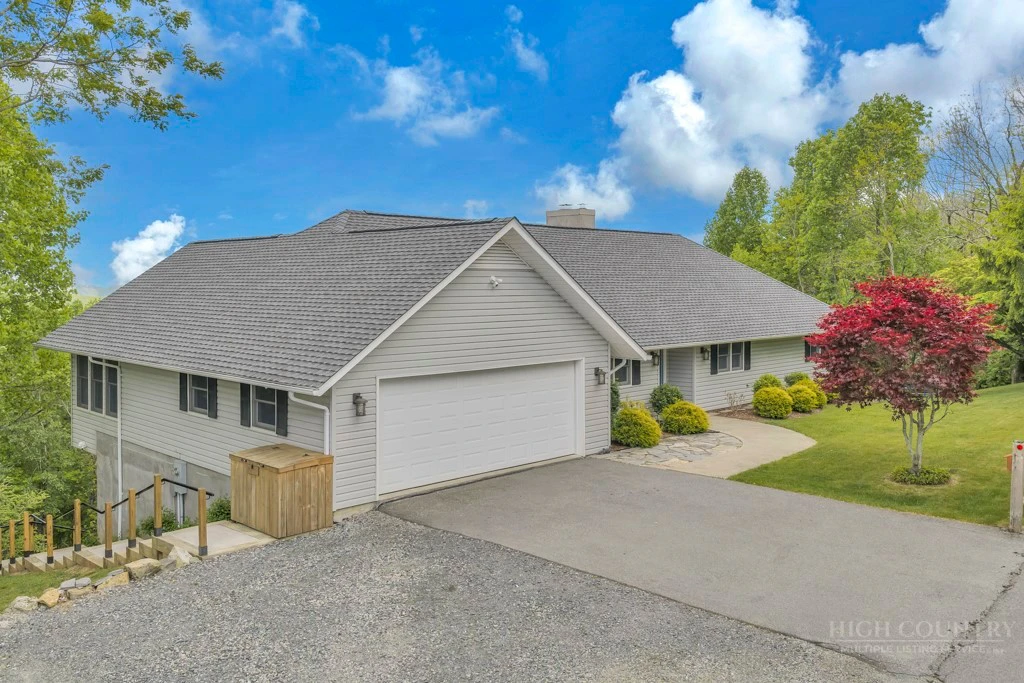 Image number 2 for the current listing