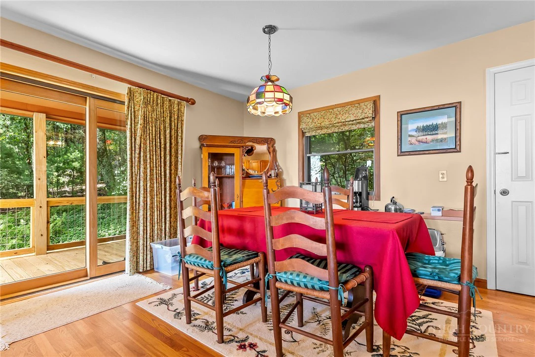 Image number 4 for the current listing