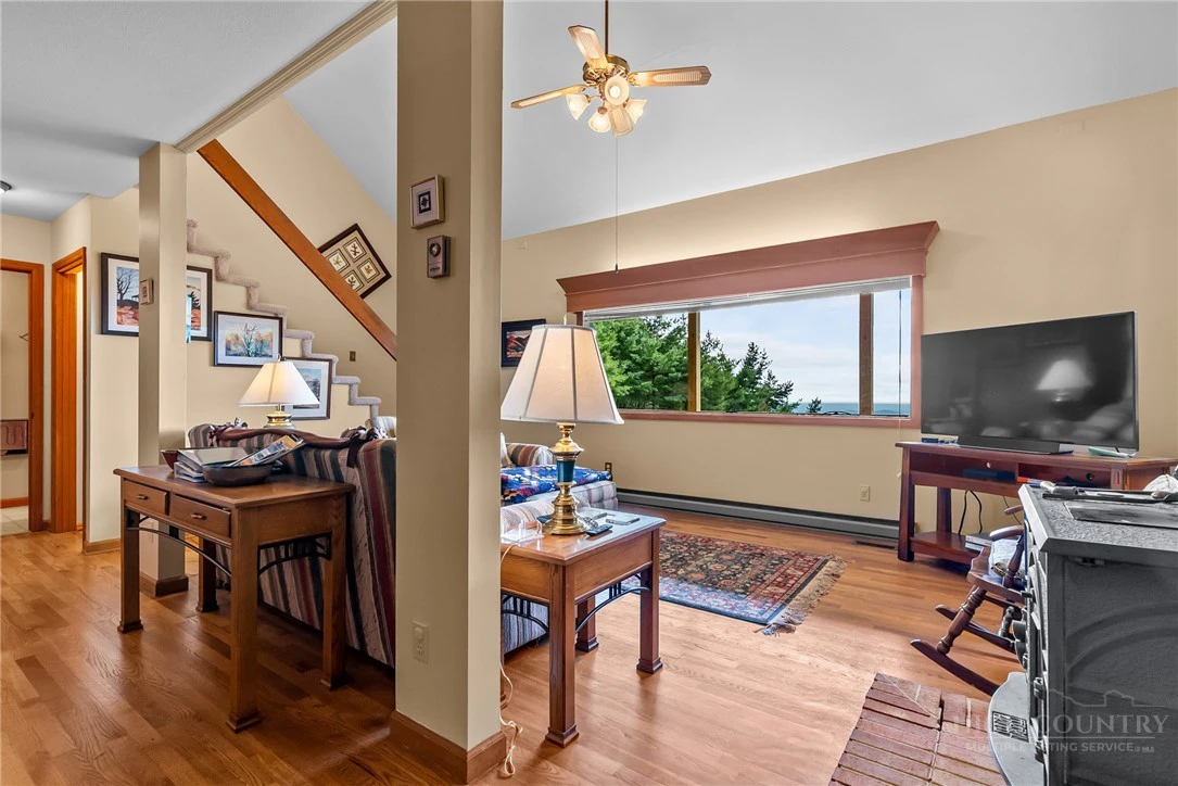 Image number 7 for the current listing