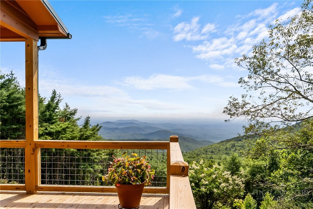 Image number 20 for the current listing