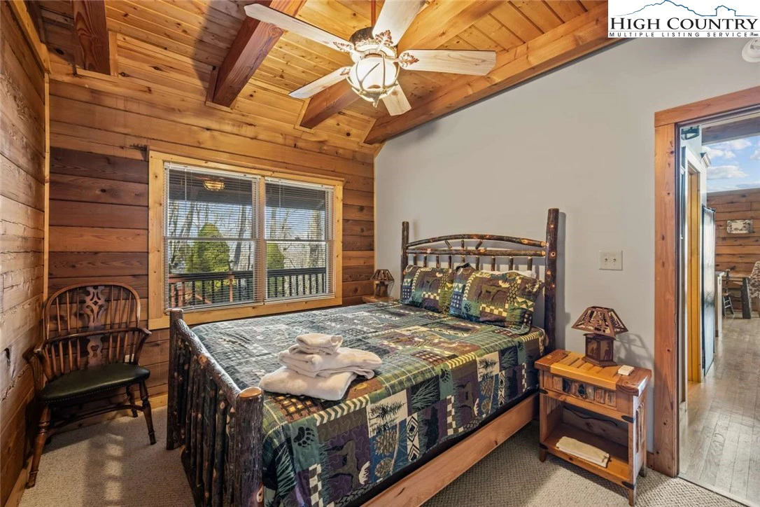 Image number 15 for the current listing