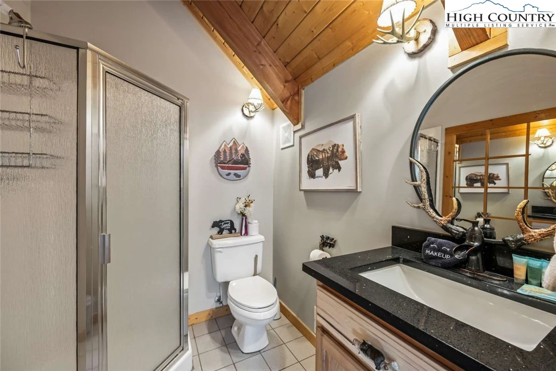 Image number 11 for the current listing