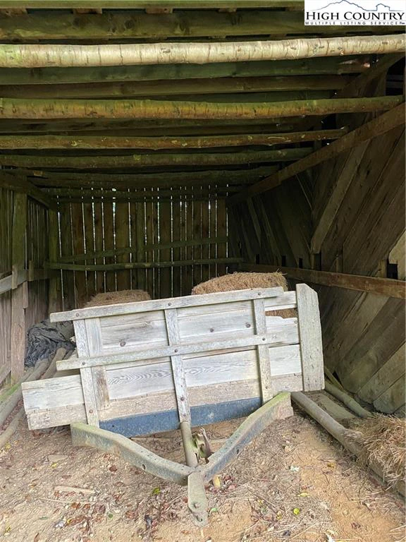 Image number 9 for the current listing