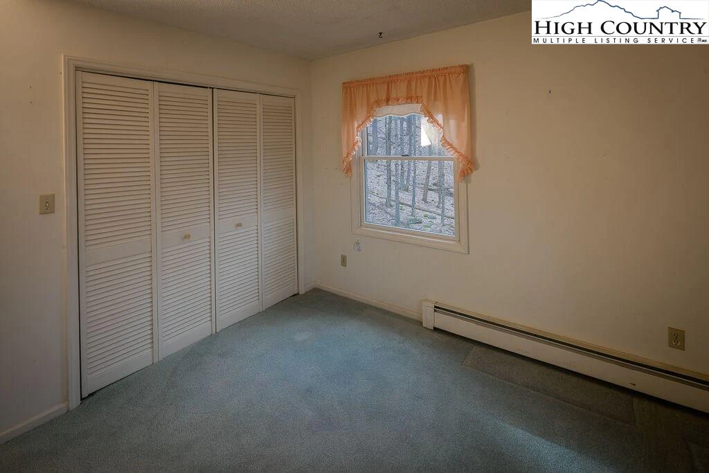 Image number 3 for the current listing