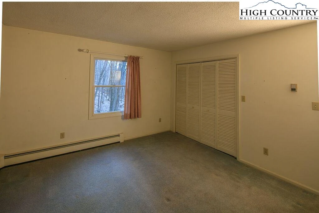 Image number 5 for the current listing