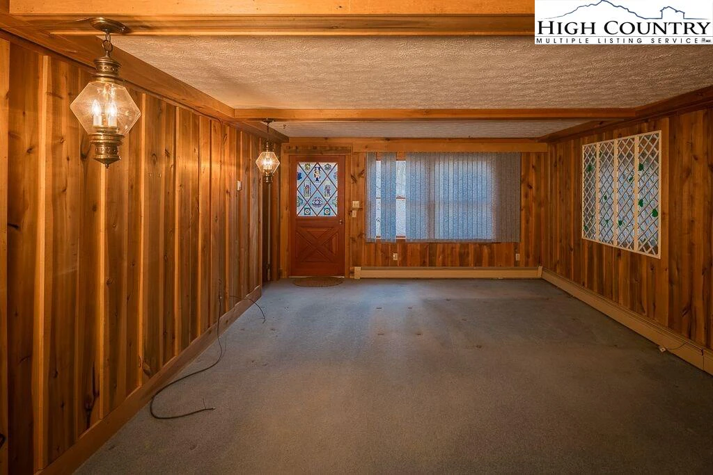Image number 8 for the current listing
