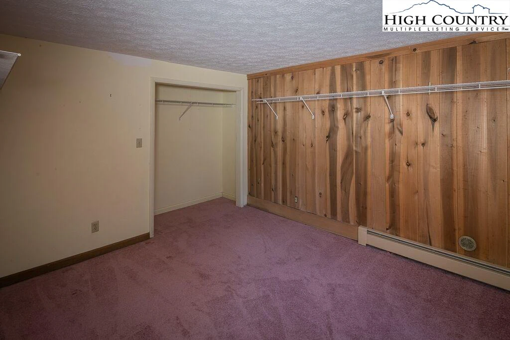 Image number 2 for the current listing