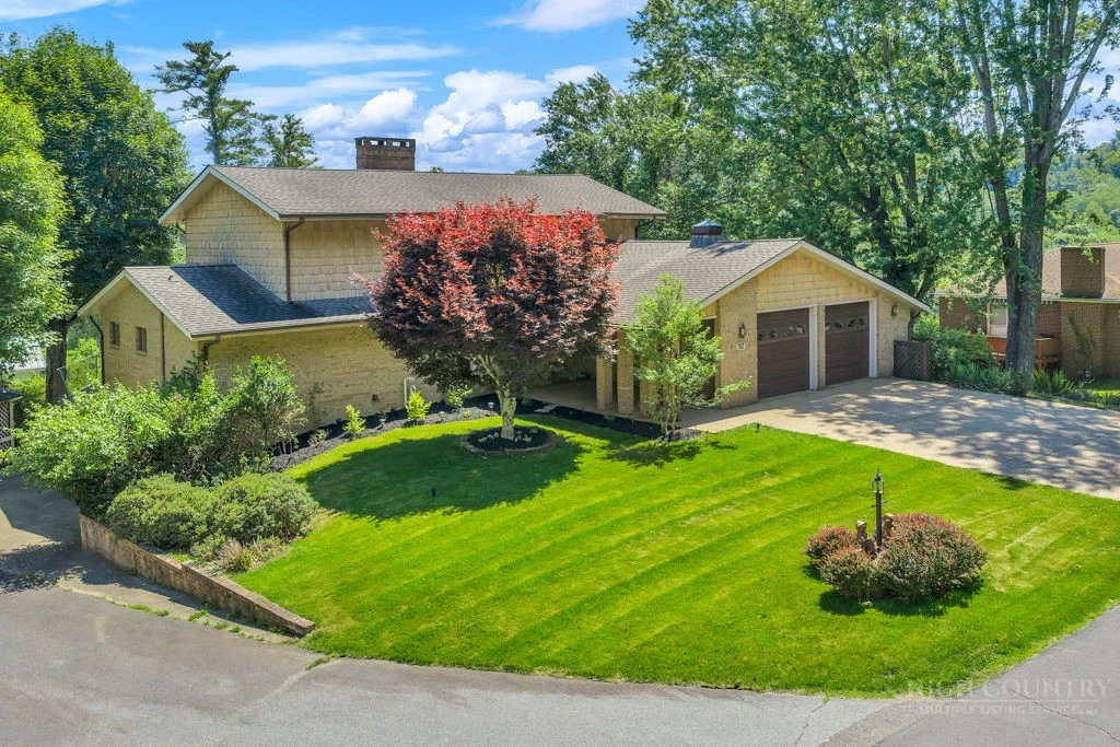 Image number 1 for the current listing