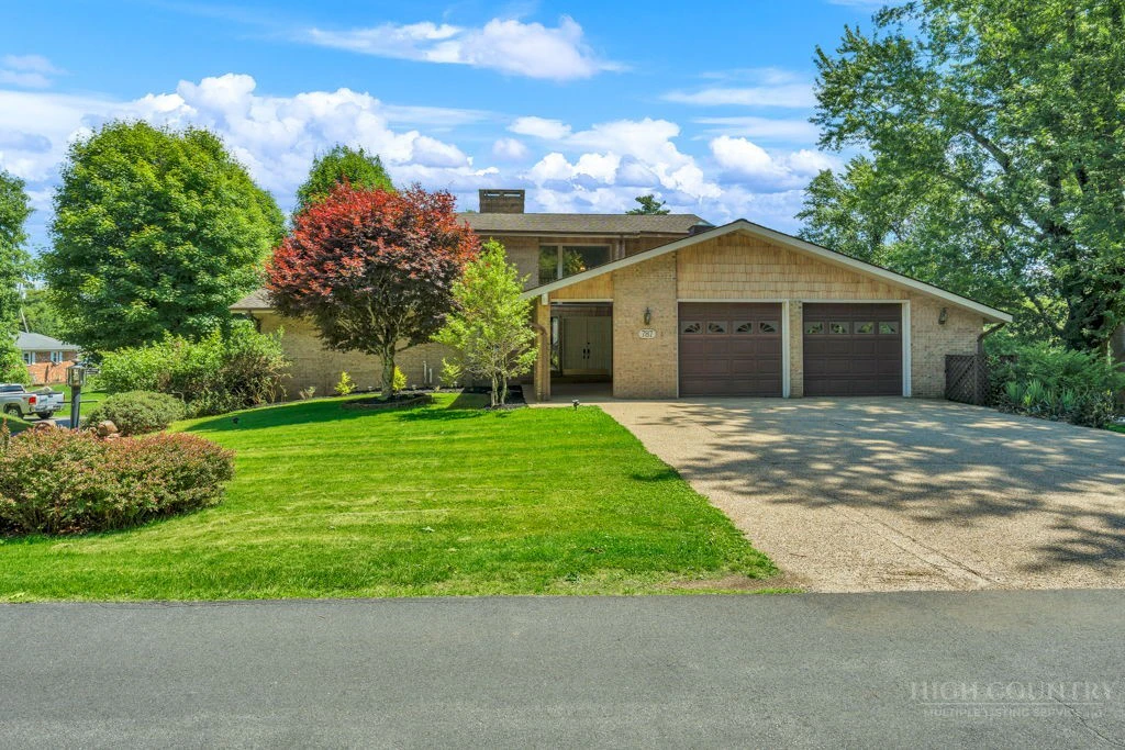 Image number 2 for the current listing