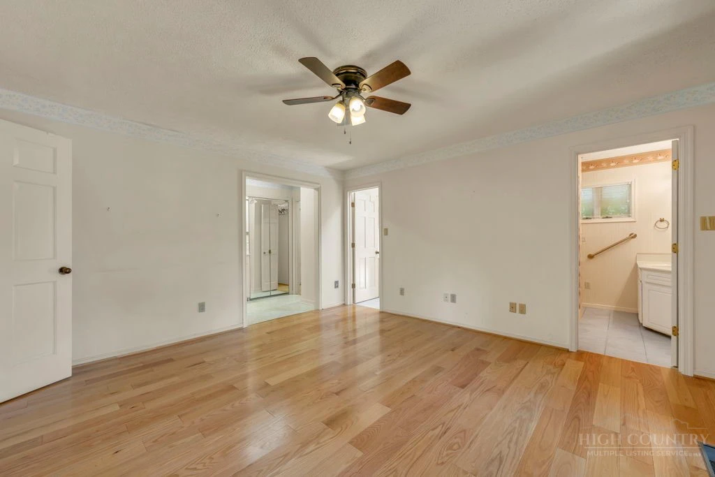 Image number 10 for the current listing