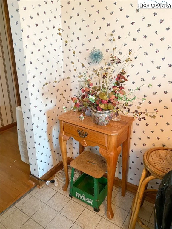 Image number 3 for the current listing