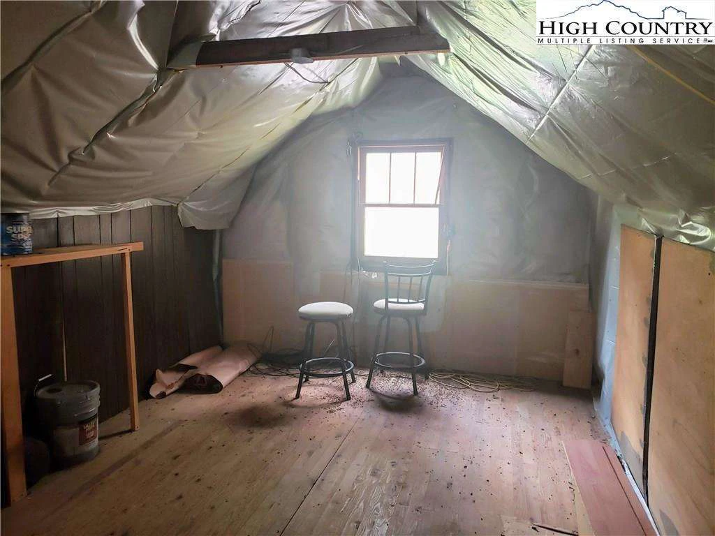 Image number 8 for the current listing