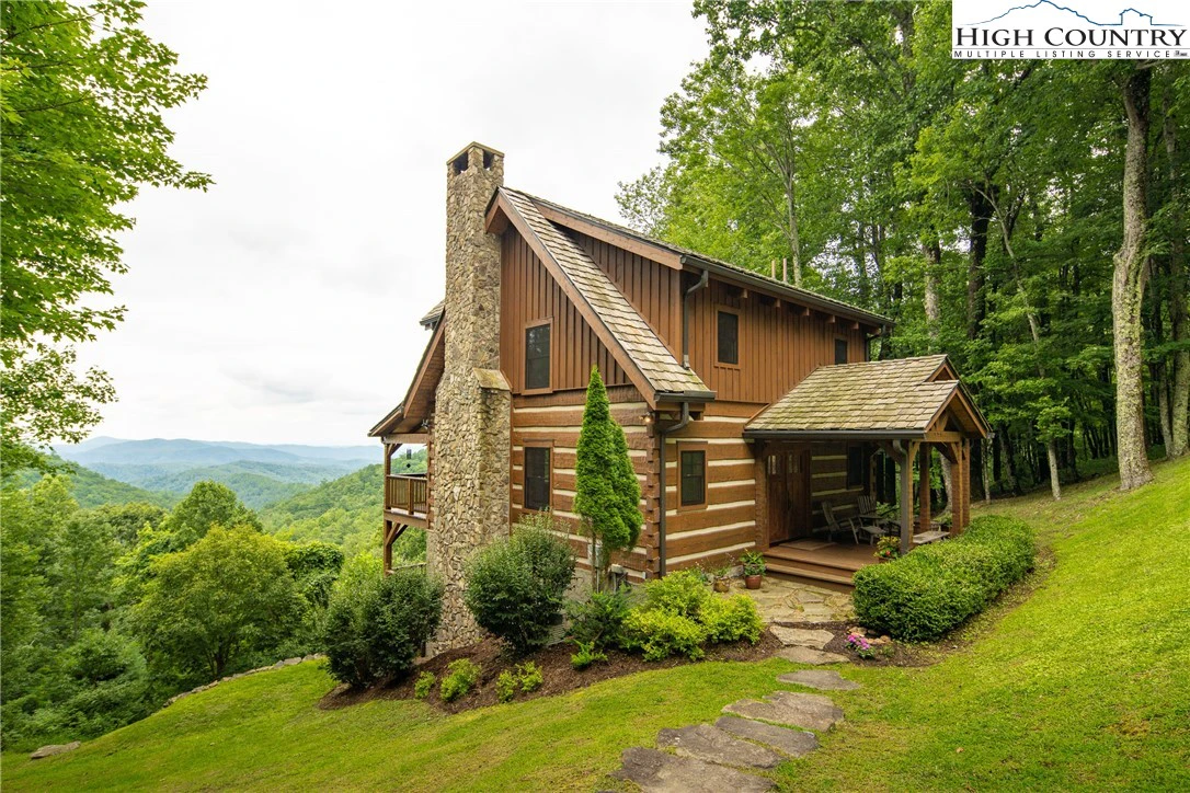 Image number 1 for the current listing