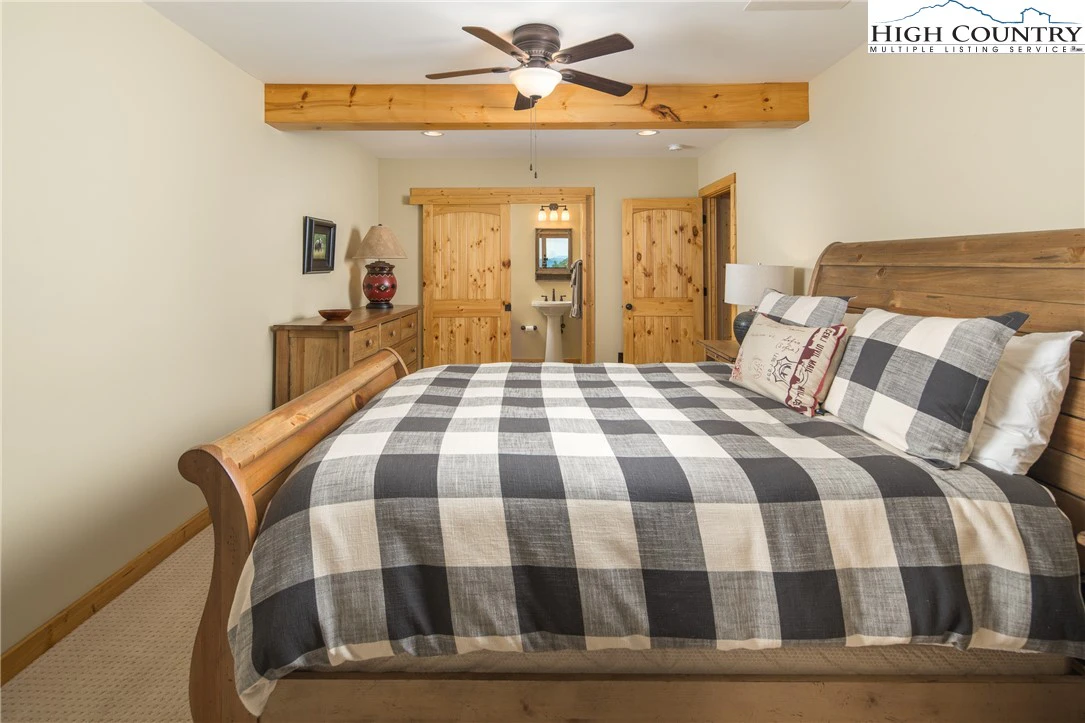 Image number 7 for the current listing
