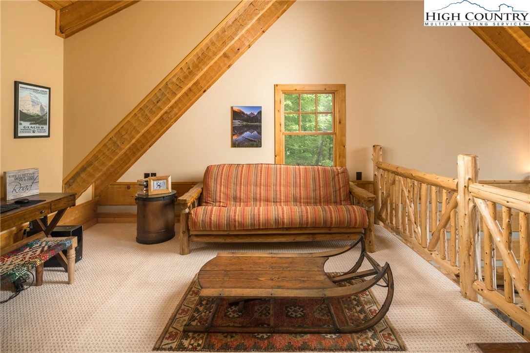 Image number 14 for the current listing