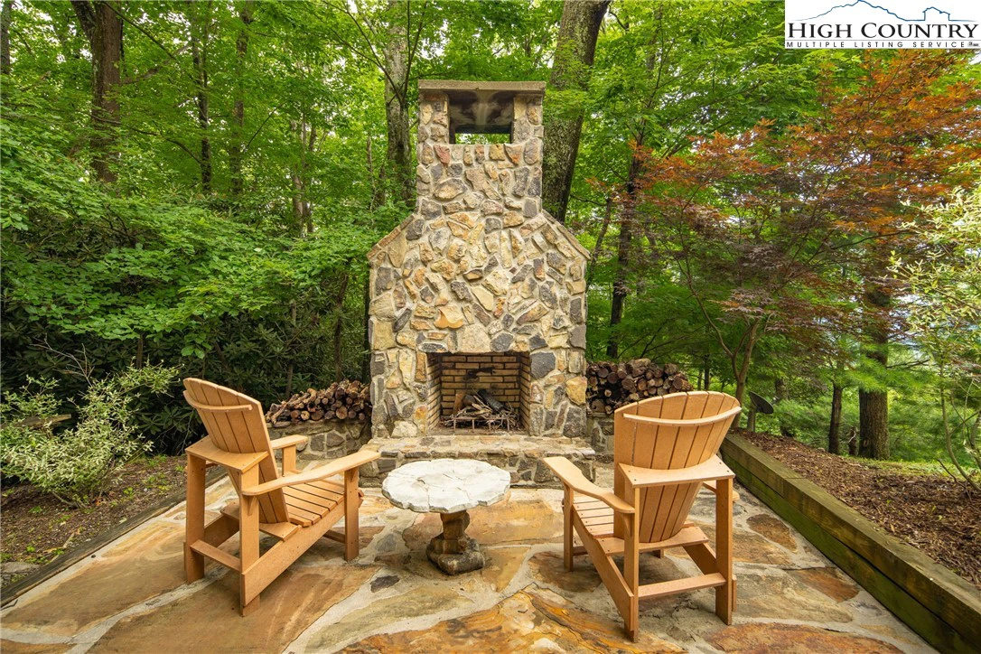 Image number 21 for the current listing