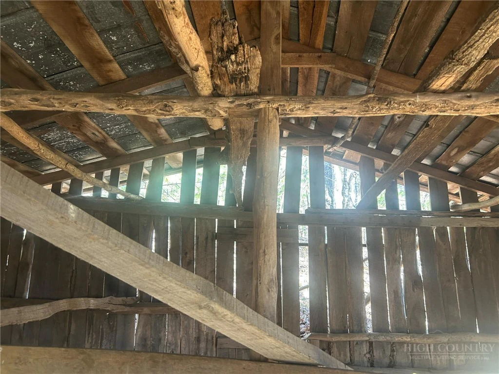 Image number 21 for the current listing