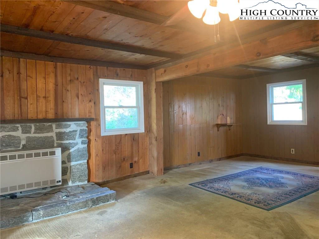 Image number 10 for the current listing