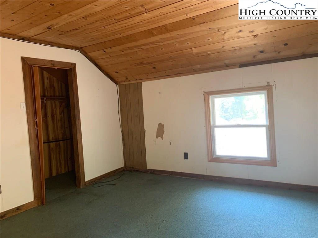 Image number 4 for the current listing