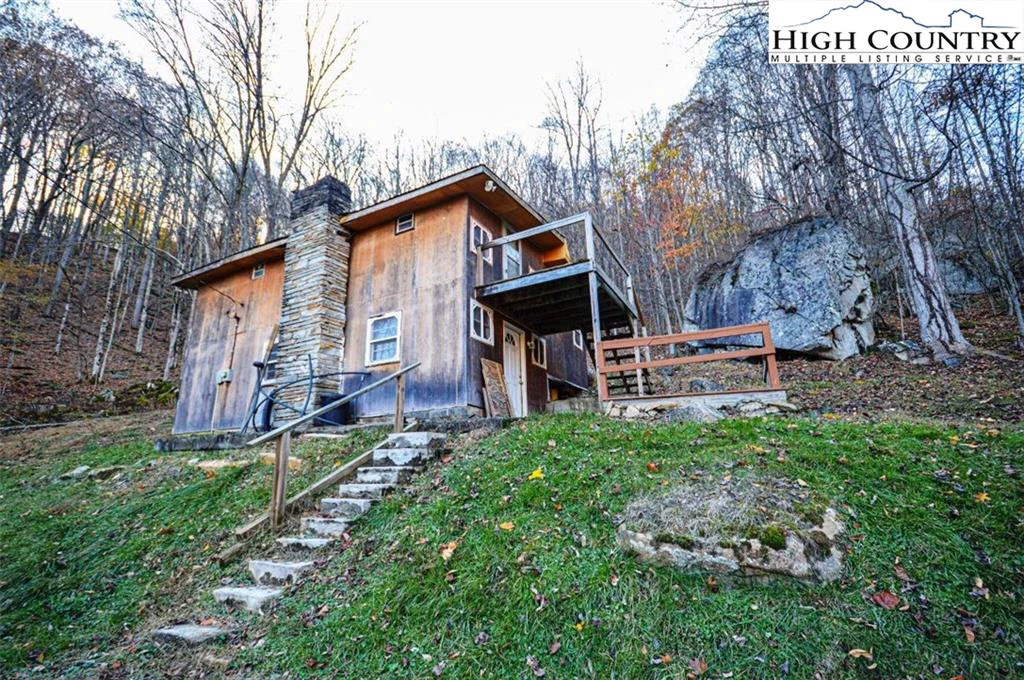 Image number 1 for the current listing