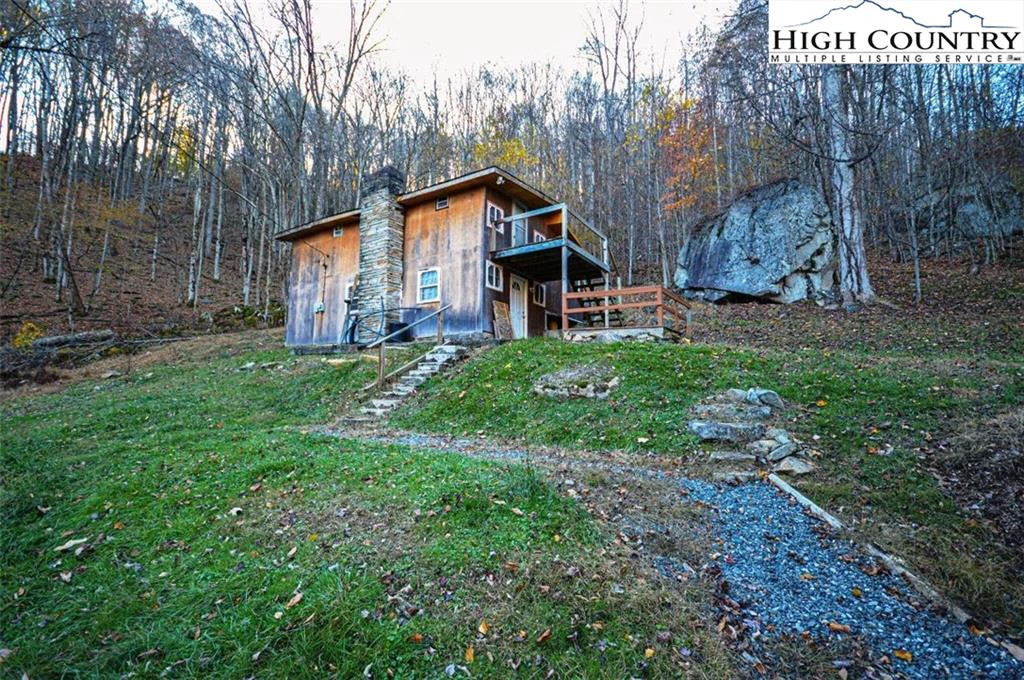 Image number 3 for the current listing