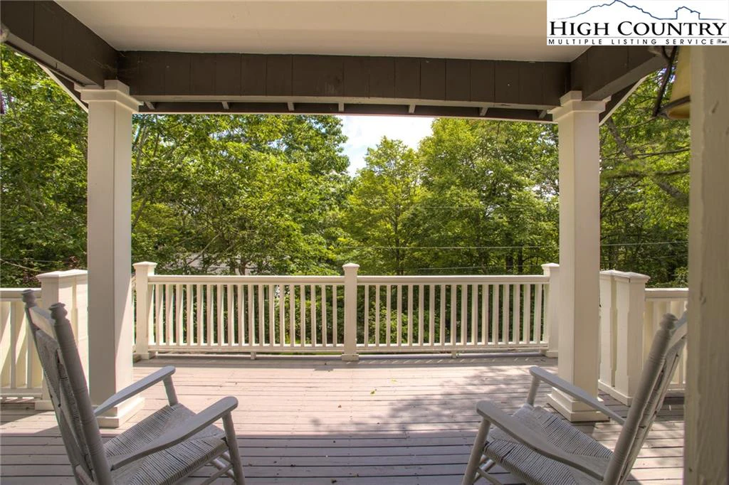 Image number 17 for the current listing