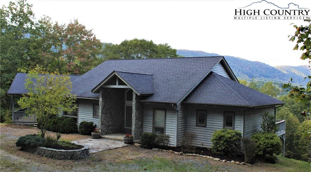 Image number 1 for the current listing