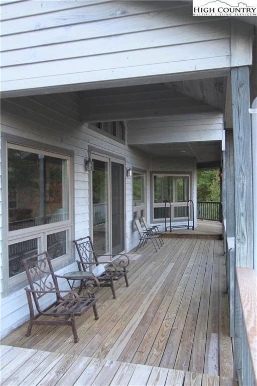 Image number 14 for the current listing