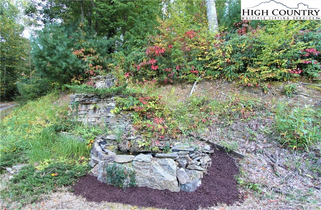 Image number 15 for the current listing