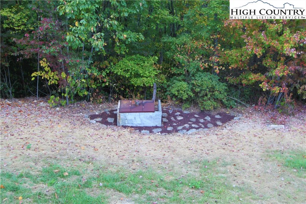 Image number 16 for the current listing
