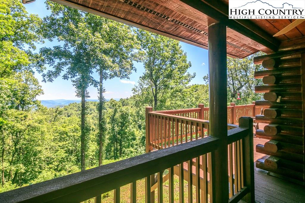 Image number 19 for the current listing