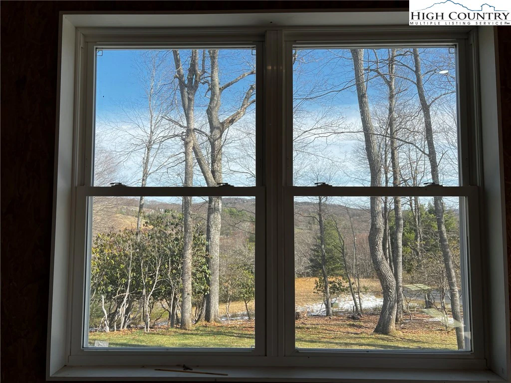 Image number 6 for the current listing