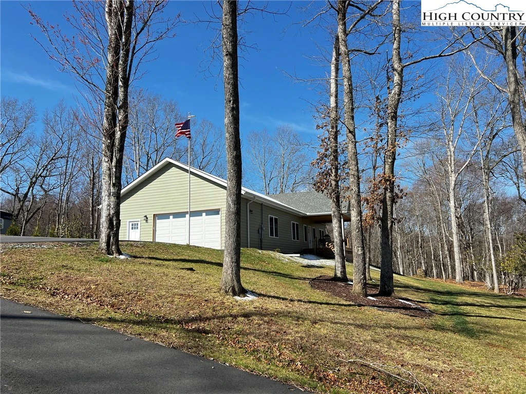 Image number 1 for the current listing