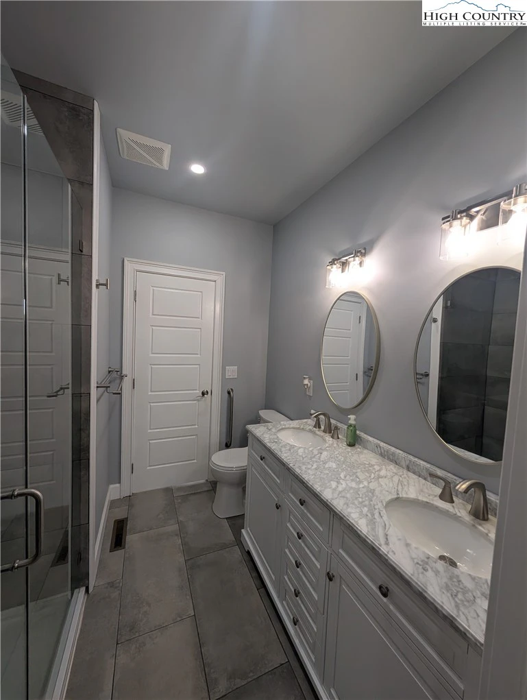 Image number 12 for the current listing